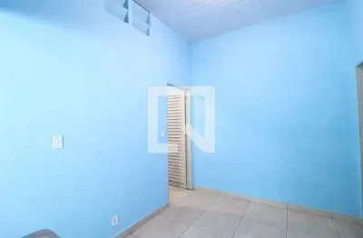 Casa com 2 quartos para alugar na Rua Londres, Tibery, Uberlândia