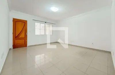 Casa com 3 quartos para alugar na Rua Dois de Julho, Ipiranga, São Paulo