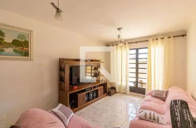 Casa com 3 quartos para alugar na Rua Euricles de Matos, Vila Ré, São Paulo