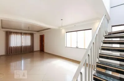 Casa com 3 quartos para alugar na Rua Manuel Onha, Mooca, São Paulo