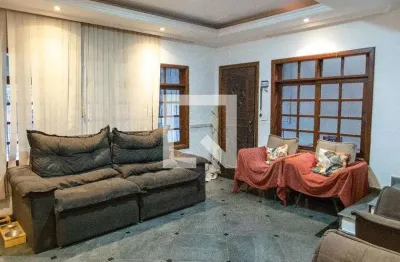 Casa com 4 quartos para alugar na Rua Pixinguinha, Macedo, Guarulhos