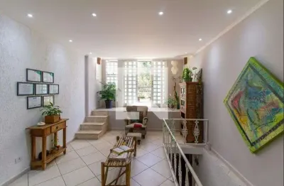 Casa com 3 quartos para alugar na Rua Dardanelos, Alto da Lapa, São Paulo