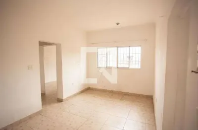 Casa com 2 quartos para alugar na Rua Pelegrino, Santana, São Paulo