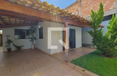 Casa com 3 quartos para alugar na Rua Onze, Oitis, Contagem