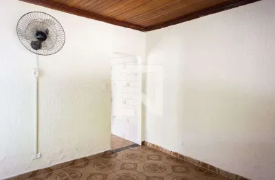 Casa com 2 quartos para alugar na Rua Dentista Barreto, Vila Carrão, São Paulo