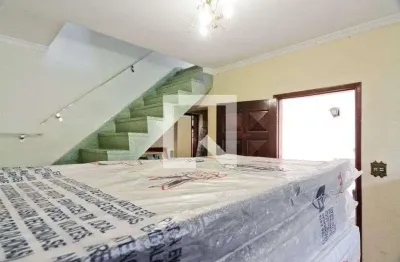 Casa com 3 quartos para alugar na Rua Constantino Neri, Piqueri, São Paulo