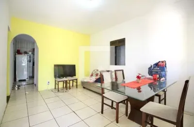 Casa com 3 quartos para alugar na Rua Lavínia Magalhães, Boca do Rio, Salvador