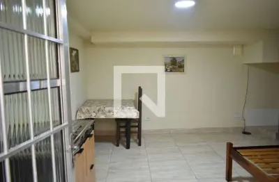 Casa para alugar na rua carneiro da cunha, saúde, são paulo por r$ 930