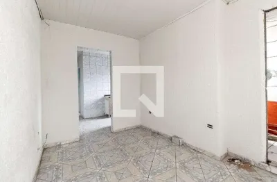 Casa com 2 quartos para alugar na Avenida Maraial, Artur Alvim, São Paulo