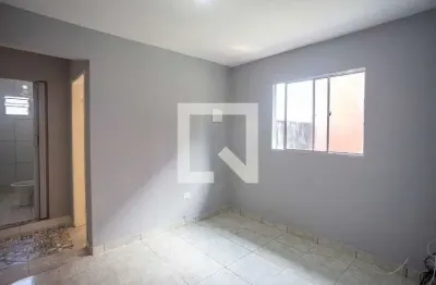 Casa com 1 quarto para alugar na Avenida das Ameixeiras, Taboão, Diadema