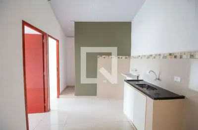 Casa com 2 quartos para alugar na Rua Jacinto Estivão, Jaraguá, São Paulo