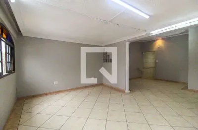Casa com 2 quartos para alugar na Rua Virgínia Ferni, Itaquera, São Paulo