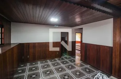 Casa com 3 quartos para alugar na Rua Heitor da Costa Val, Centro, Mesquita