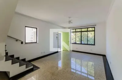 Casa com 3 quartos para alugar na Rua Gaspar Fernandes, Cambuci, São Paulo