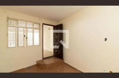 Casa com 3 quartos para alugar na Rua Rancho Verde, Cangaíba, São Paulo