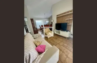 Casa com 3 quartos para alugar na Rua São Januário, Centro, Belford Roxo