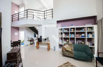 Casa / sobrado em condomínio para aluguel - independência, 3 quartos,  300 m² - taubaté