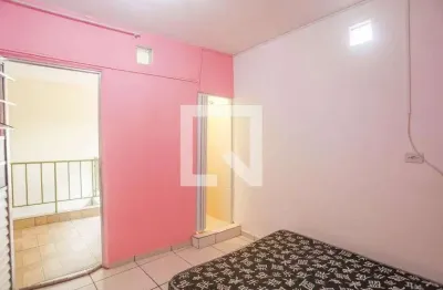 Casa com 2 quartos para alugar na Avenida Presidente Juscelino, Piraporinha, Diadema