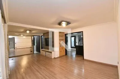 Casa com 3 quartos para alugar na Rua Francisca Koslowski, Mossunguê, Curitiba