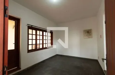 Casa com 4 quartos para alugar na Rua Pombal Ruggeri, Vila Trujillo, Sorocaba