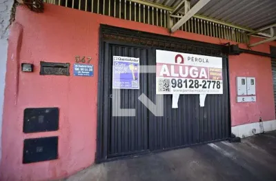 Casa com 3 quartos para alugar na Avenida Contorno Oeste, Vila União, Goiânia