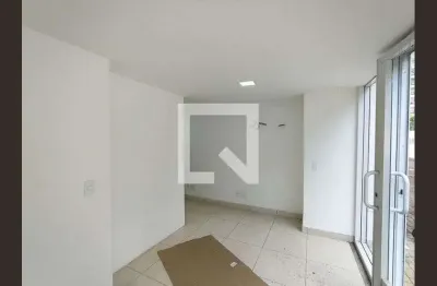 Casa para alugar na avenida embaixador abelardo bueno, jacarepaguá, rio de janeiro por r$ 3.180