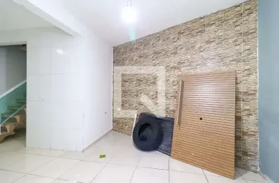 Casa com 2 quartos para alugar na Rua Música Misteriosa, Vila Jacuí, São Paulo