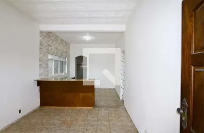 Casa com 2 quartos para alugar na Rua Ibiá, Bonfim, Belo Horizonte