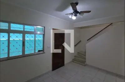 Casa com 2 quartos para alugar na Rua Paraná, Vila Mathias, Santos