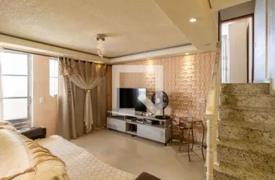 Casa com 2 quartos para alugar na Rua Alípio de Souza, Taboão, Guarulhos