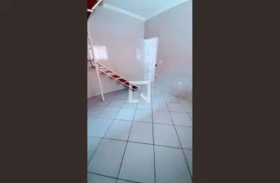 Casa com 2 quartos para alugar na Viela Rio Doce, Vila Izabel, Guarulhos