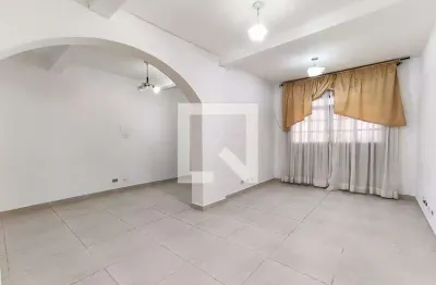 Casa com 3 quartos para alugar na Avenida das Belezas, Vila Prel, São Paulo