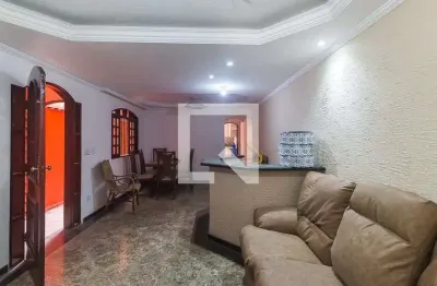 Casa com 3 quartos para alugar na Rua Alfredo Diniz, Biritiba, Poá