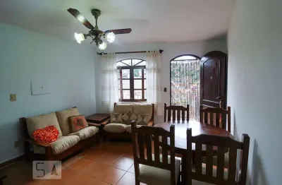 Casa com 2 quartos para alugar na Rua Bicudo Cortês, Vila Romana, São Paulo