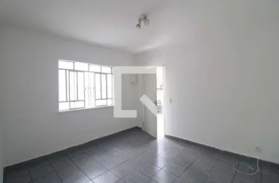 Casa com 2 quartos para alugar na Avenida do Rio Bonito, Veleiros, São Paulo