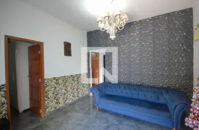 Casa com 3 quartos para alugar na Rua Dom Torquato, Da Luz, Nova Iguaçu