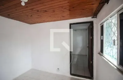 Casa para aluguel - areia branca, 1 quarto,  68 m² - belford roxo