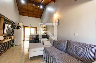 Casa com 3 quartos para alugar na Rua João de Azevedo Barbosa Filho, São José, Canoas