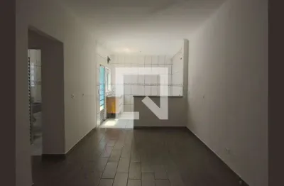 Casa com 2 quartos para alugar na Viela Gabriel Monoukian, Centro, Osasco