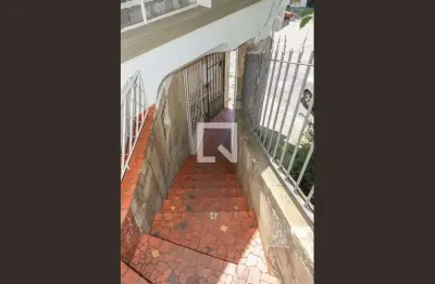 Casa com 3 quartos para alugar na Rua Dinieper, Vila Romana, São Paulo