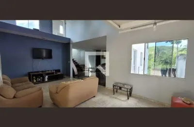 Casa com 2 quartos para alugar na Avenida Chet Miller, Bom Retiro, Betim