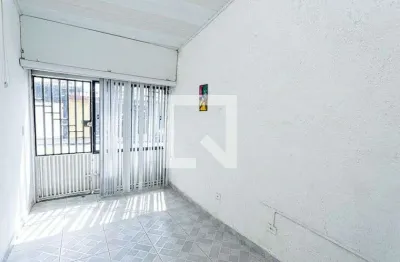 Casa com 1 quarto para alugar na Rua São Cândido, Vila Zat, São Paulo