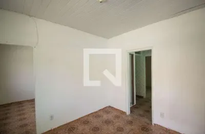 Casa com 2 quartos para alugar na Rua Tobias Barreto, Mutondo, São Gonçalo