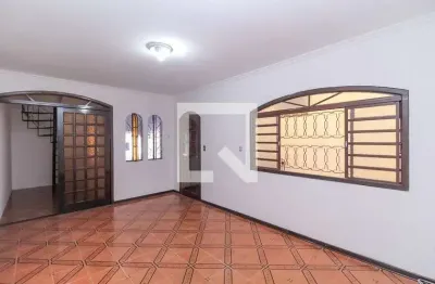 Casa com 3 quartos para alugar na Rua Dona Paulina Rockx, Vila Ema, São Paulo