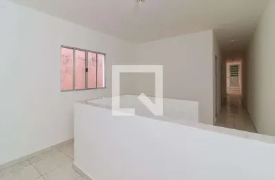 Casa com 3 quartos para alugar na Rua General Euryale de Jesus Zerbini, Sapopemba, São Paulo