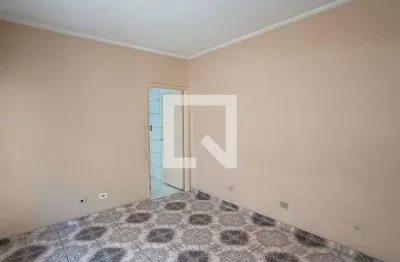 Casa com 3 quartos para alugar na Rua Adelino Mathias, Vila Figueira, Suzano