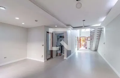 Casa com 3 quartos para alugar na Avenida das Nações Unidas, Centro, Osasco