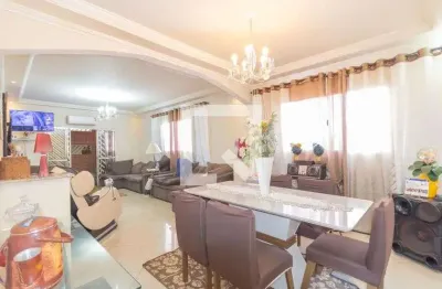 Casa com 2 quartos para alugar na Avenida Benedito Alves Turíbio, Padroeira, Osasco