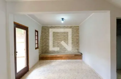 Casa com 3 quartos para alugar na Rua Hortênsia, Jardim Peri, São Paulo