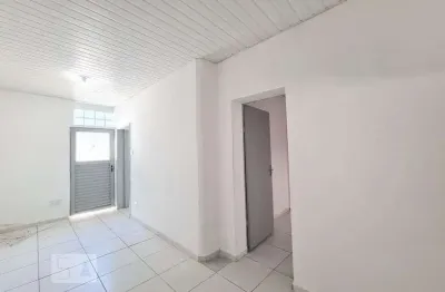 Casa com 2 quartos para alugar na Rua Angelina, Piedade, Rio de Janeiro